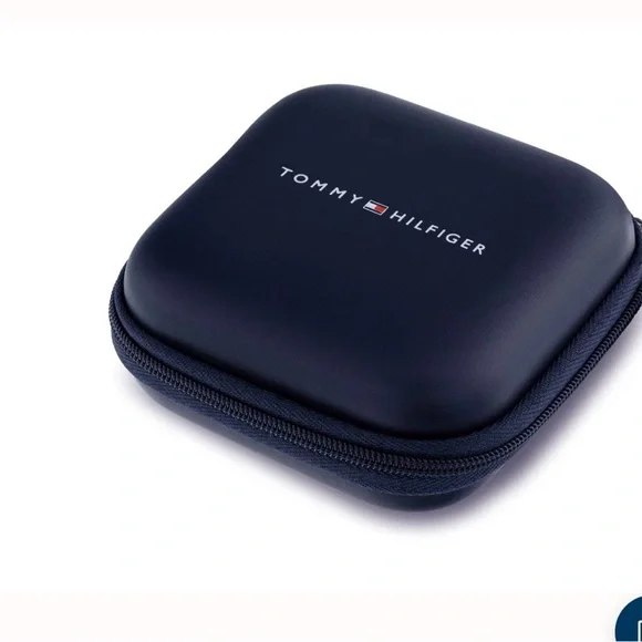 NWT Tommy Hilfiger Women's Gianna Gold-Tone Stainless Steel Pendant Necklace - Picture 5 of 10